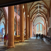 065 Ook de kerk maar even bekeken maar beetje somber daar